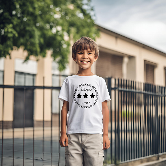 Kinder Heavy Cotton T-Shirt "Schulkind 2024 mit drei Sternen"